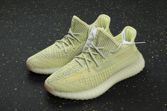 YEEZY BOOST 350 V2