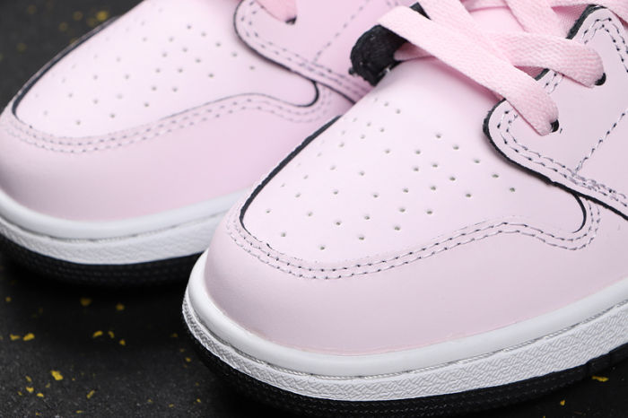 Women's AJ 1 Low Retro Classics Shoes 555112-601