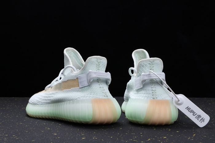 YEEZY BOOST 350 V2