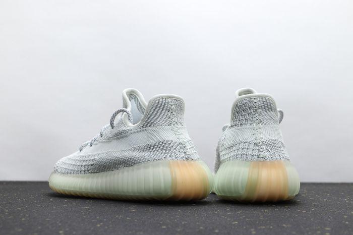 YEEZY BOOST 350 V2