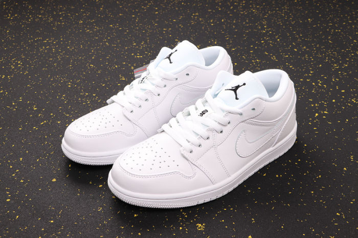 AJ 1 Low Retro Classics Shoes 553560-101
