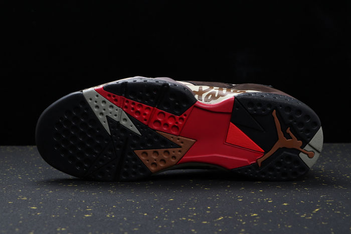 AJ7 Retro Classics Shoes AT3375-200