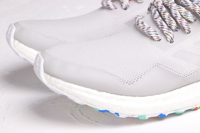 UltraBOOST MID Running