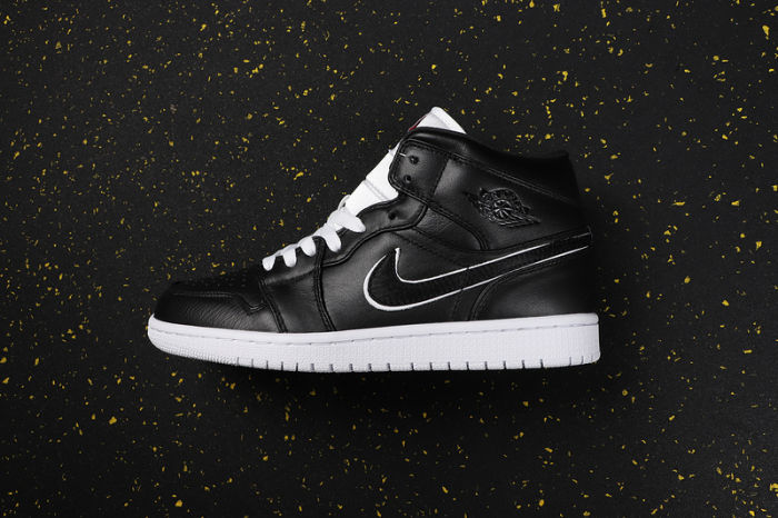 AJ 1 Mid Retro Classics Shoes 852542-016