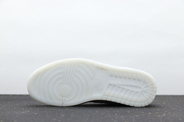 AJ 1 Low Retro Classics Shoes CW7009-090