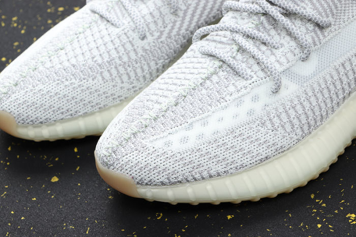 YEEZY BOOST 350 V2