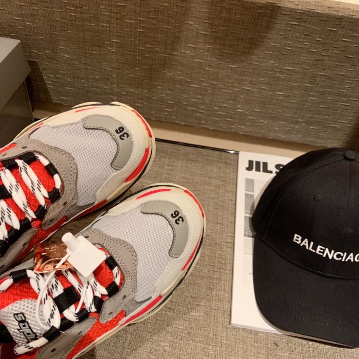 Balenciaga triple-s dad shoes