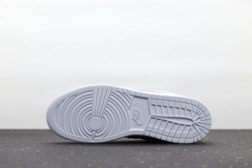 Wonmen's AJ 1 Low Retro Classics Shoes 554723-102
