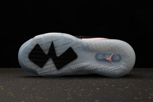 AJ270 Retro Classics Shoes CD7070-002