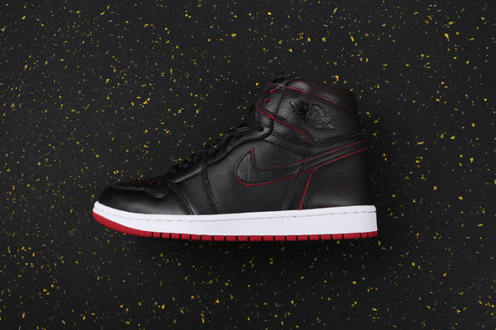 AJ 1 Mid Retro Classics Shoes 653532-002