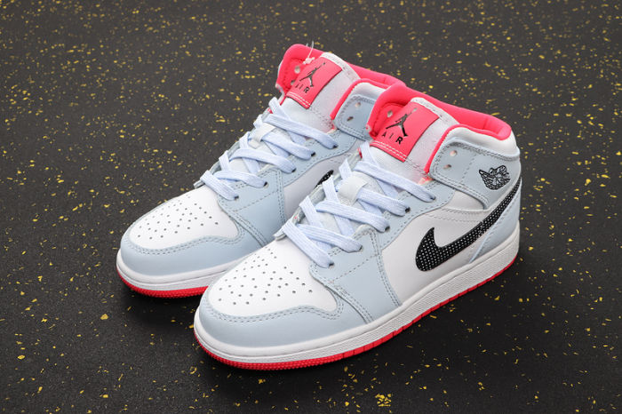 AJ 1 Mid Retro Classics Shoes 555112-400