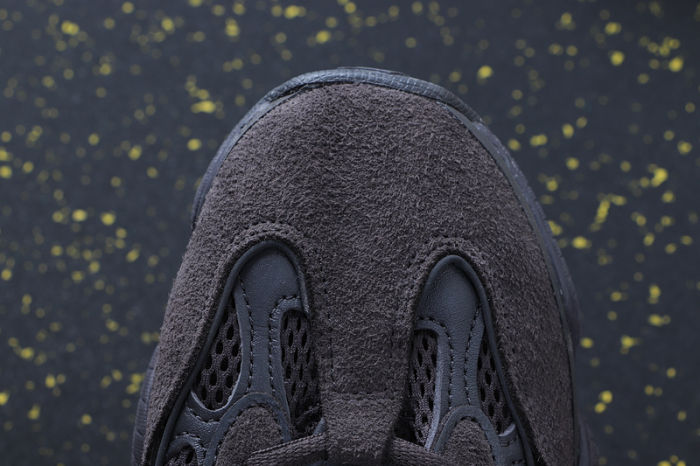 YEEZY BOOST 500