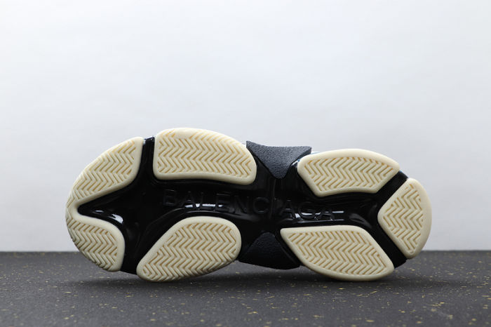 Triple S Classics 4303