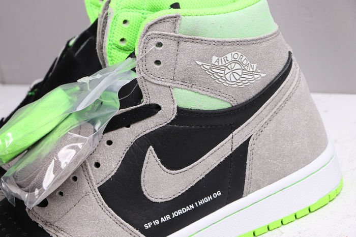 AJ 1 High Retro Classics Shoes 555088-070