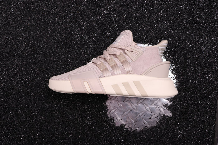 EQT Back ADV