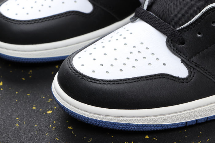 AJ 1 High Retro Classics Shoes 555088-115