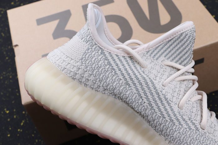 YEEZY BOOST 350 V2