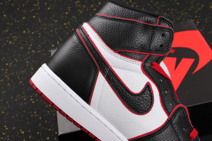 AJ 1 Mid Retro Classics Shoes 555088-062