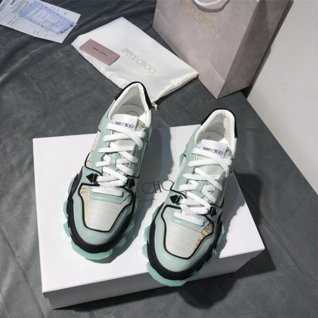 In 2020, the JC Sports Department will bring a series of luxurious, charming, hand-made and shocking works  Noble Series , which will inject unlimited creativity and details into this season's design.  The most eye-catching, most charming pair of shoes 👡, uses an unexpected new way to shine.  The fabric is selected from imported cowhide material combined with sequins to bring a luxurious and exquisite look. The exaggerated outsole shape creates just the right sense of modernity. ! The design is casual and