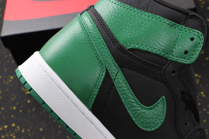 AJ 1 High Retro Classics Shoes 555088-030