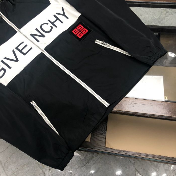 GIVENCHY GIVENCHY jacket, dust coat, light and comfortable 🌹 high grade order high standard custom windproof, waterproof, fabrics, upper body very stylish 🍃 popular letters design tide male heart ready!Hardware for each have unique ‼ any fashion top can match the real order