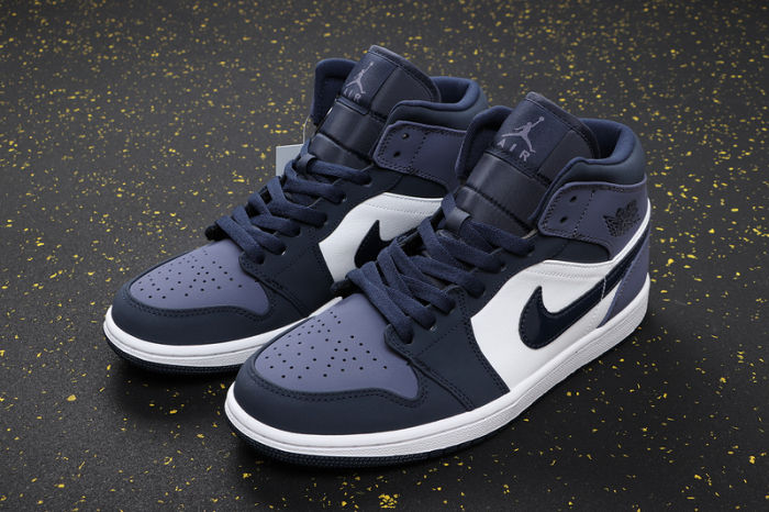 AJ 1 Mid Retro Classics Shoes 554724-445