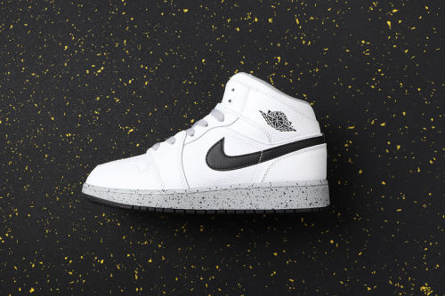 AJ 1 Mid Retro Classics Shoes 554724-115