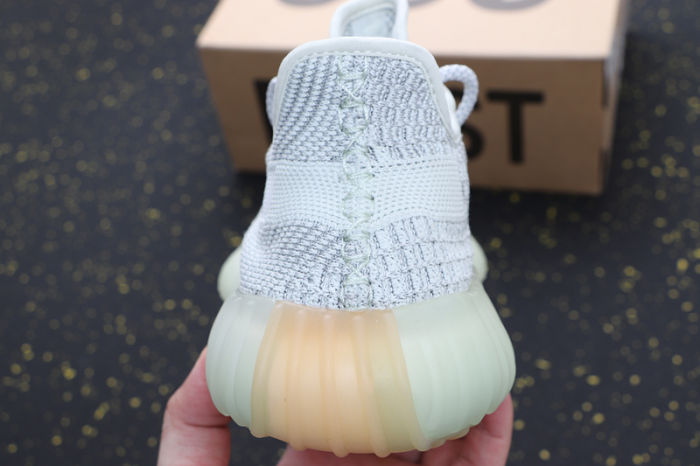 YEEZY BOOST 350 V2