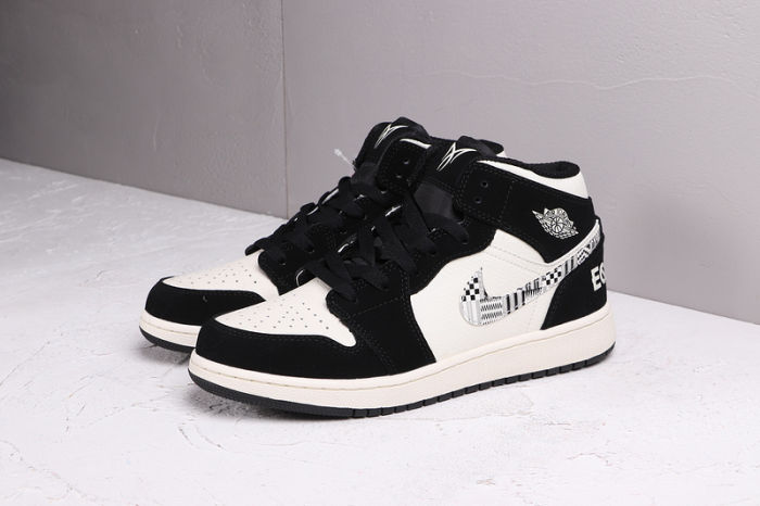 AJ 1 Mid Retro Classics Shoes 852542-010