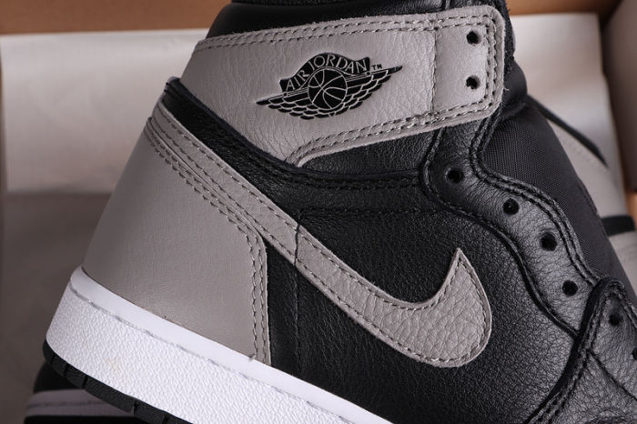 Women's AJ 1 High Retro Classics Shoes 575441-013