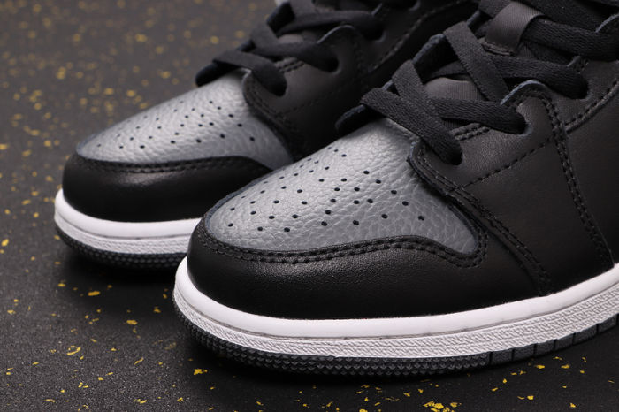 AJ 1 Mid Retro Classics Shoes 554724-041