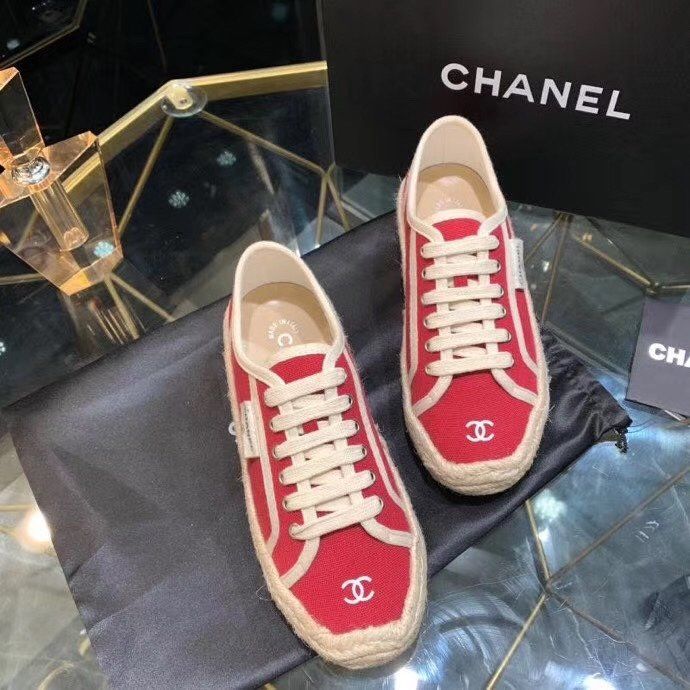 Chanel20ss new embroidered embossed round head canvas shoes