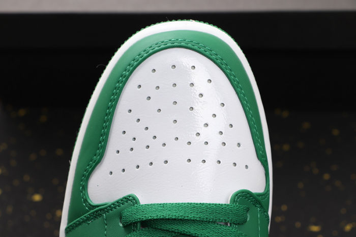 AJ 1 Low Retro Classics Shoes 553558-301