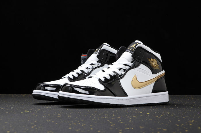 AJ 1 Mid Retro Classics Shoes 852542-005