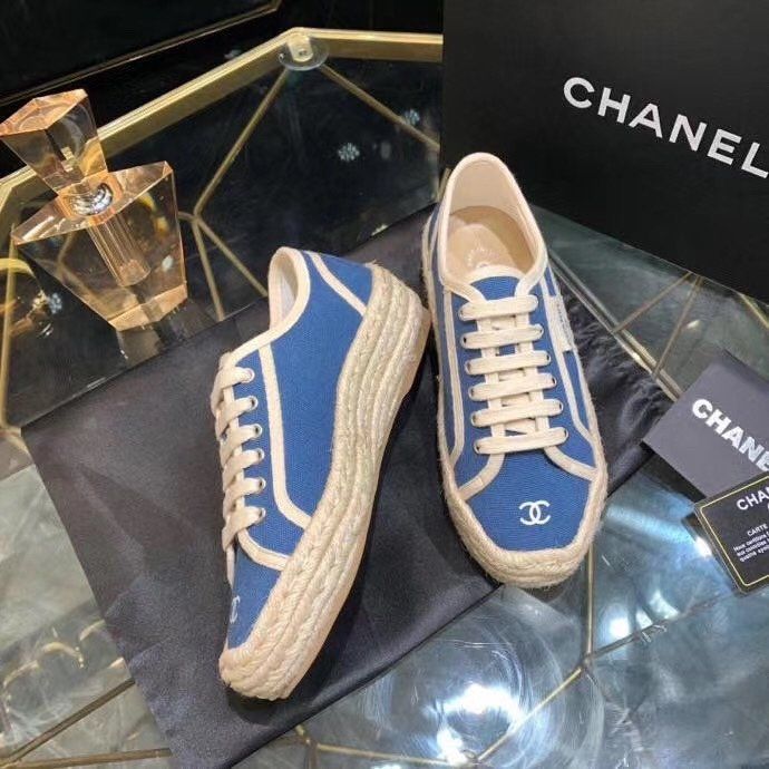Chanel20ss new embroidered embossed round head canvas shoes