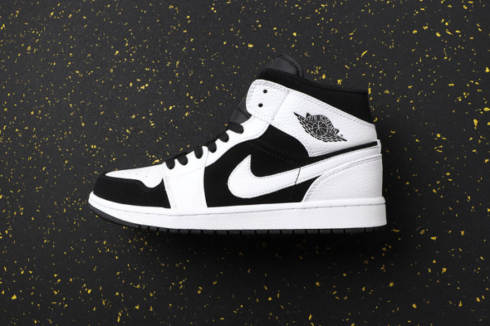 AJ 1 Mid Retro Classics Shoes 554724-113