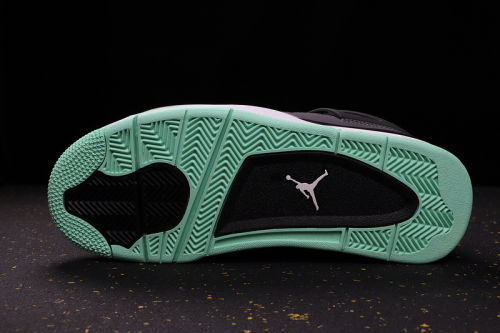 AJ4 Retro Classics Shoes 308497-033