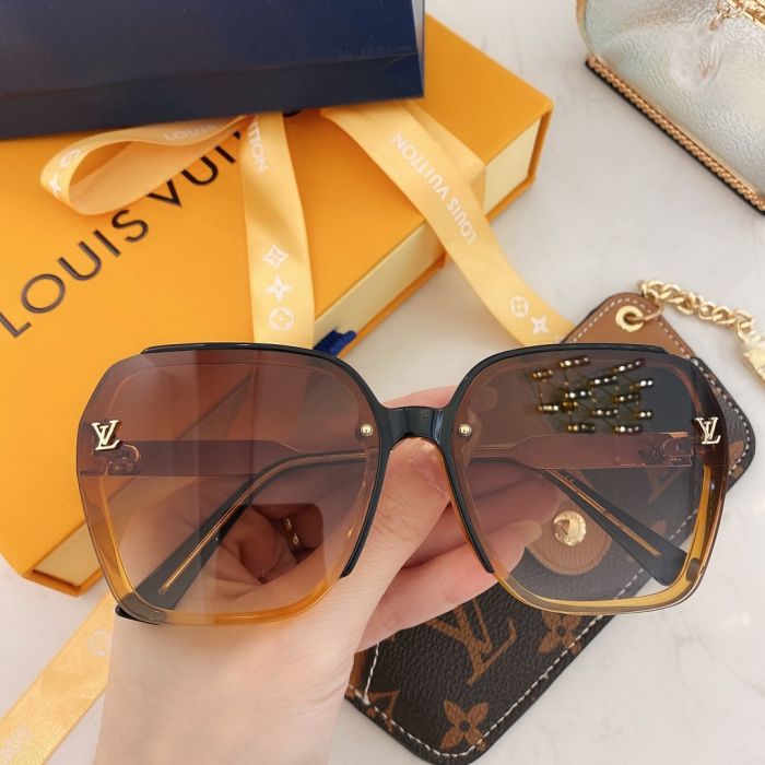 LOUVUITTO* ✨✨✨ High quality, simple and generous, super light, comfortable to wear, excellent effect on face 🕶️