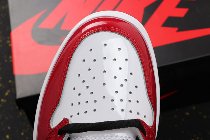 AJ 1 High Retro Classics Shoes CK5666-100