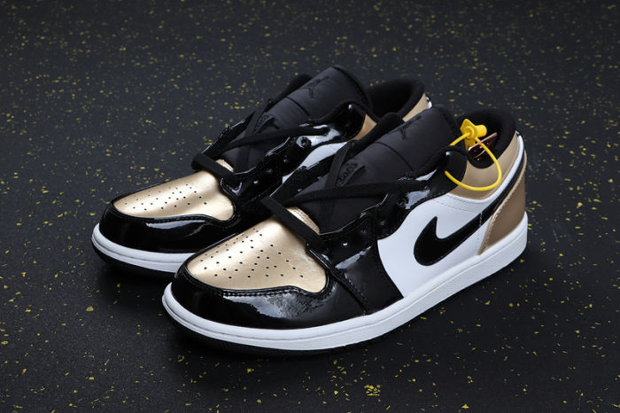 AJ 1 Low Retro Classics Shoes CQ4277-700