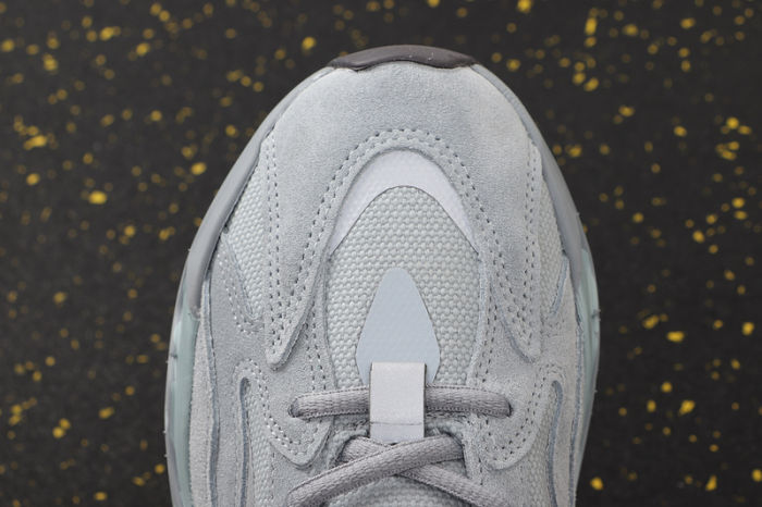 YEEZY BOOST 700