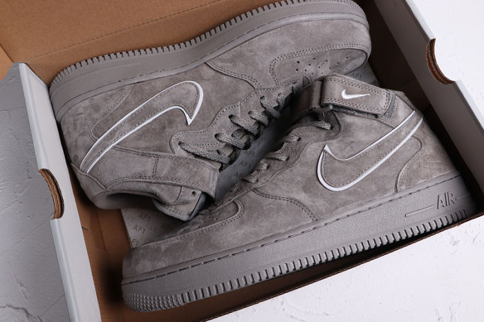 Air Force 1 Mid