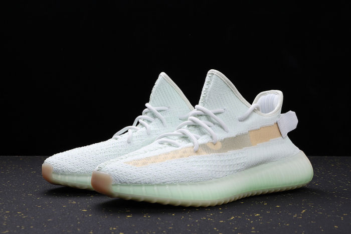 YEEZY BOOST 350 V2