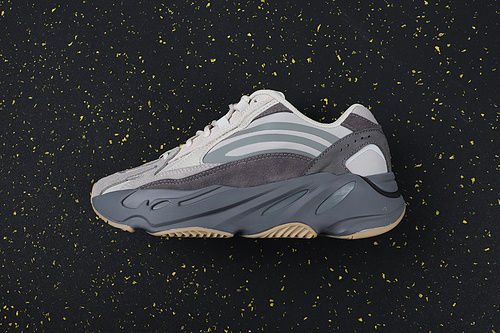 YEEZY BOOST 700