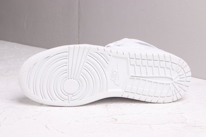 AJ 1 Mid Retro Classics Shoes 554724-109