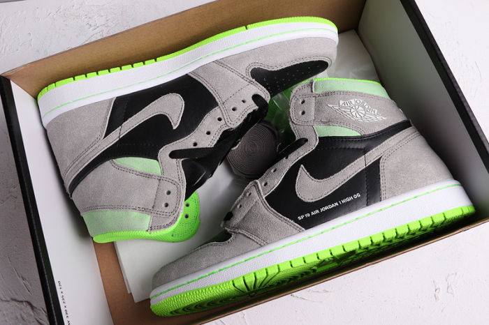 AJ 1 High Retro Classics Shoes 555088-070