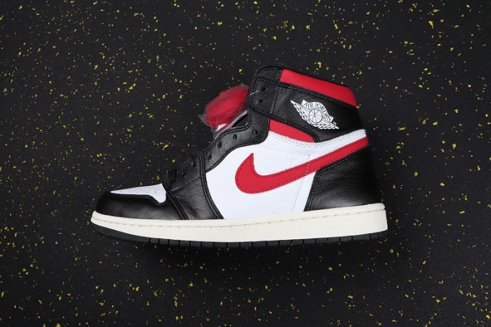 AJ 1 High Retro Classics Shoes 555088-061