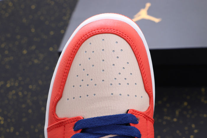 AJ 1 Mid Retro Classics Shoes 852542-800