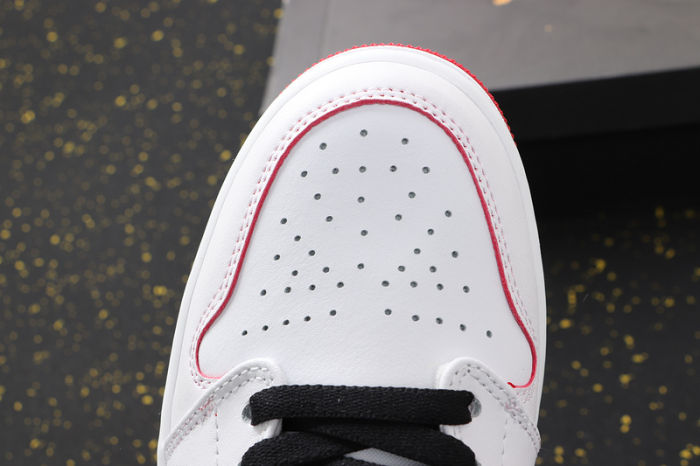 AJ 1 Mid Retro Classics Shoes 554724-103