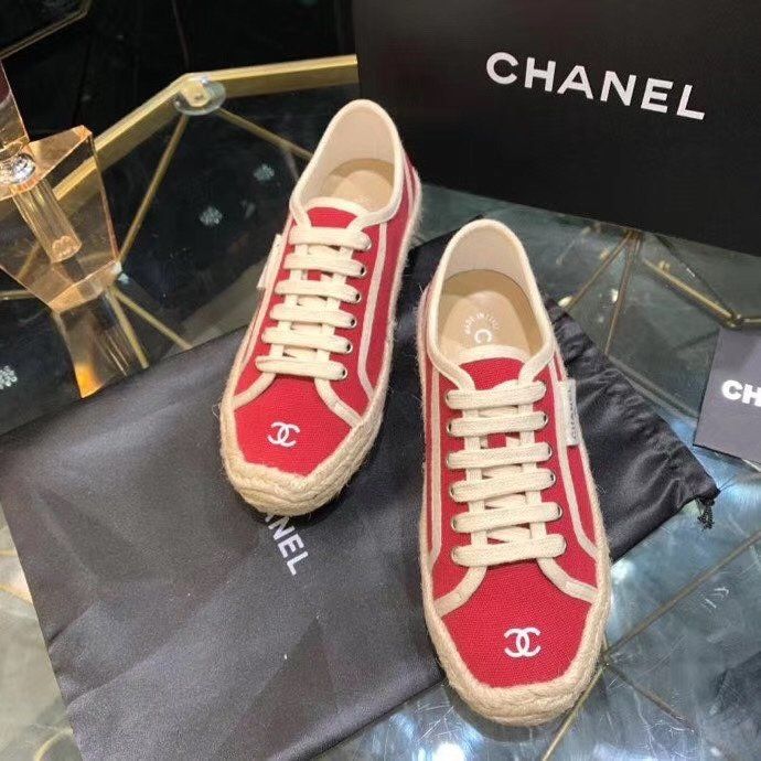 Chanel20ss new embroidered embossed round head canvas shoes